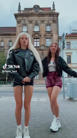 #trend #dance #body #short #town #publicdance #dancing #grr #girls #girl #girlsdancing 