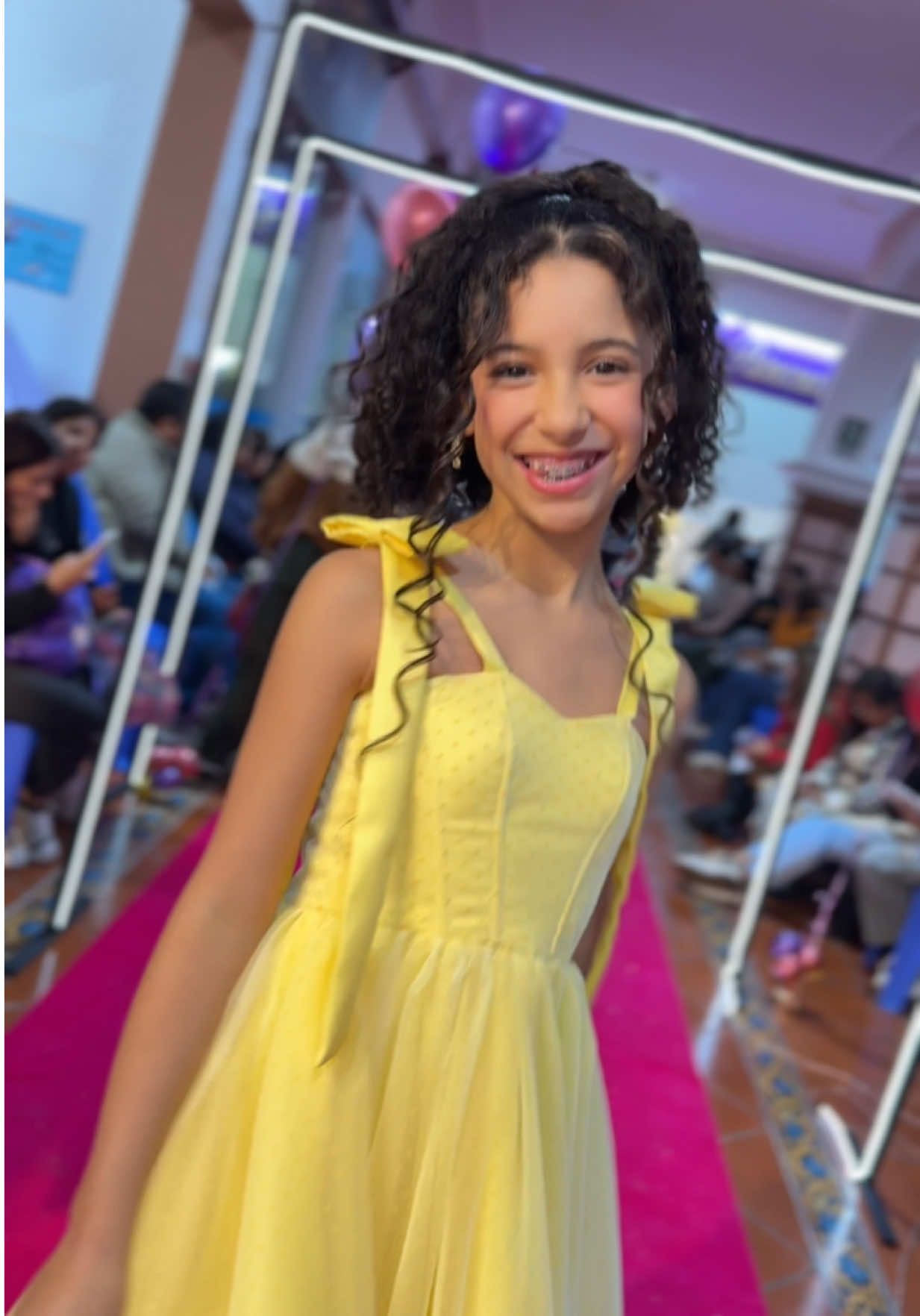 Diseñamos este hermoso vestido en color amarillo para la bella @Naima Luna Oficial ✨💖  . . . #vestidosdefiesta #vestidos #parati #foryou #fyp #fypシ゚ #arequipa_peru🇵🇪 #limaperu🇵🇪 #princes #princesas #videoviral #tiktokviral #foryou 