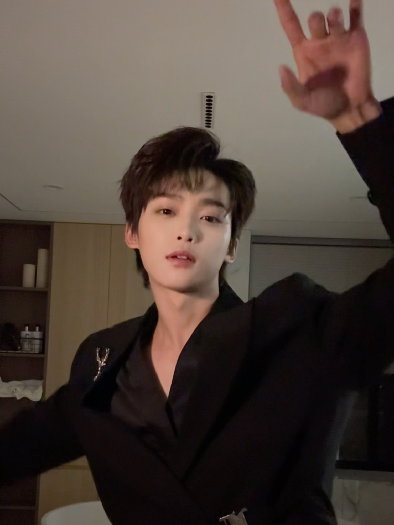 看着我，看着我，要你上钩👐 #舞蹈 #手势舞