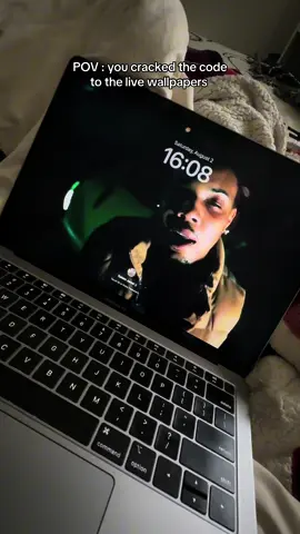 THEM LIVE WALLPAPERS MAKE YO MAC SO MUCH MORE TEAAAA !! 🤏🏾#fyp #macbook #livewallpaper 