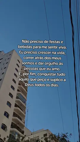 Eu preciso crescer na vida, correr atrás dos meus sonhos.🥰😀 #familia  #amigos #familiatiktok  #fyyyp #viraltiktok  #vira #pyp #sabadou  #boanoitee 