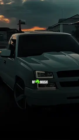 #loshuracanesdelnorte #corridos #caballosbailadores #lowrider 