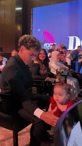 امام عاشور وزوجته وبنته من ايفيت اليوم.  هي بنته اسمها اي ؟🎥❤️