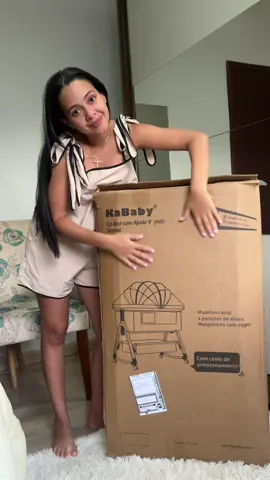 Mostrando os detalhes do berço co-bed que escolhi pro José!!! 🩵 . . . #maternidade #Vlog #berçodobebe #kababy #cobed #praticidade #maedeprimeiraviagem #fyp #foryou #engajamento #videosnapchallenge #gravidez #enxovaldebebe 