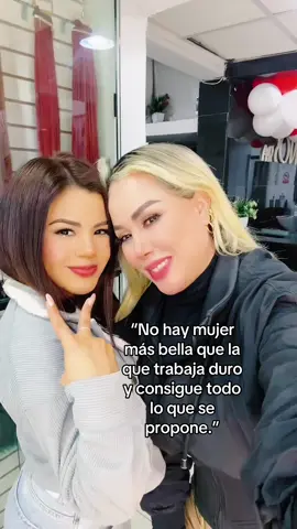 En @Estrella Torres con mi #estrellatorres #cumbiaperuana #mujerfuerteyvaliente💪🏻💜 #mujerempoderada #contenido #fyp #paratii #motivos #belleza #peluqueria #girl 