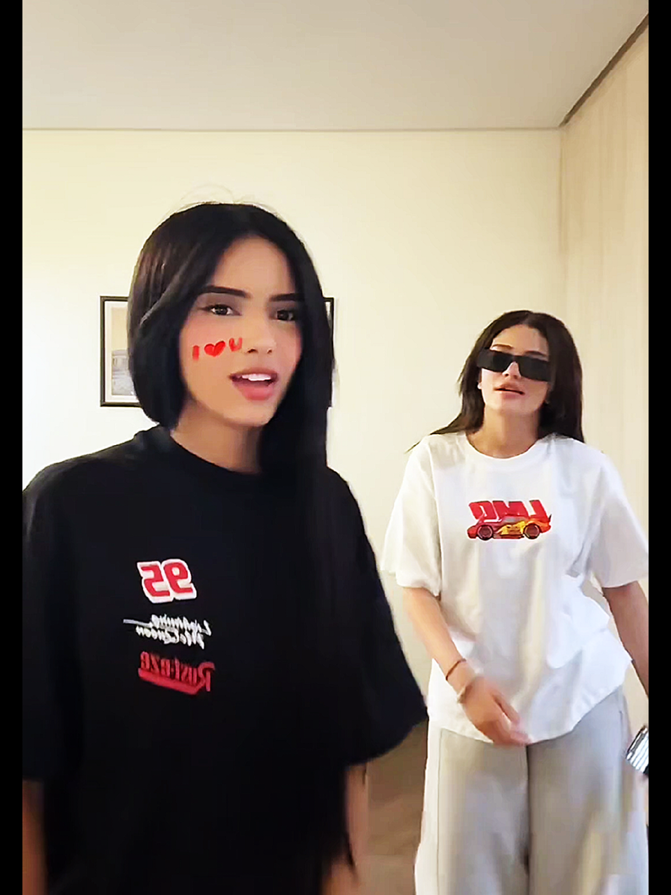 Hayam and Naya 💖 هيام و نايا 💖  #bffgoals #bffs #friends #المغرب🇲🇦تونس🇹🇳الجزائر🇩🇿  #مصر_السعوديه_العراق_فلسطين  @✰ 𝐇𝐚𝐘𝐚𝐌 ✰ @𝐇𝐚𝐘𝐚𝐌 🐈‍⬛ @Naya Asad 🎀 @naya_asad99 