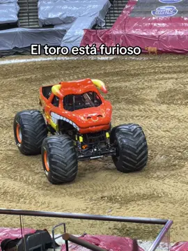 El toro loko @Monster Jam  #monsterjam #toroloko #genial #fentysuperbrandday #incredible 