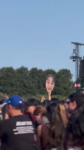 Jihyo's viral meme face spotted at Lollapalooza today 😭  #twice #najeongmosajimidachaetzu #twice_at_lollapalooza #credittotheownerofthisvideo 