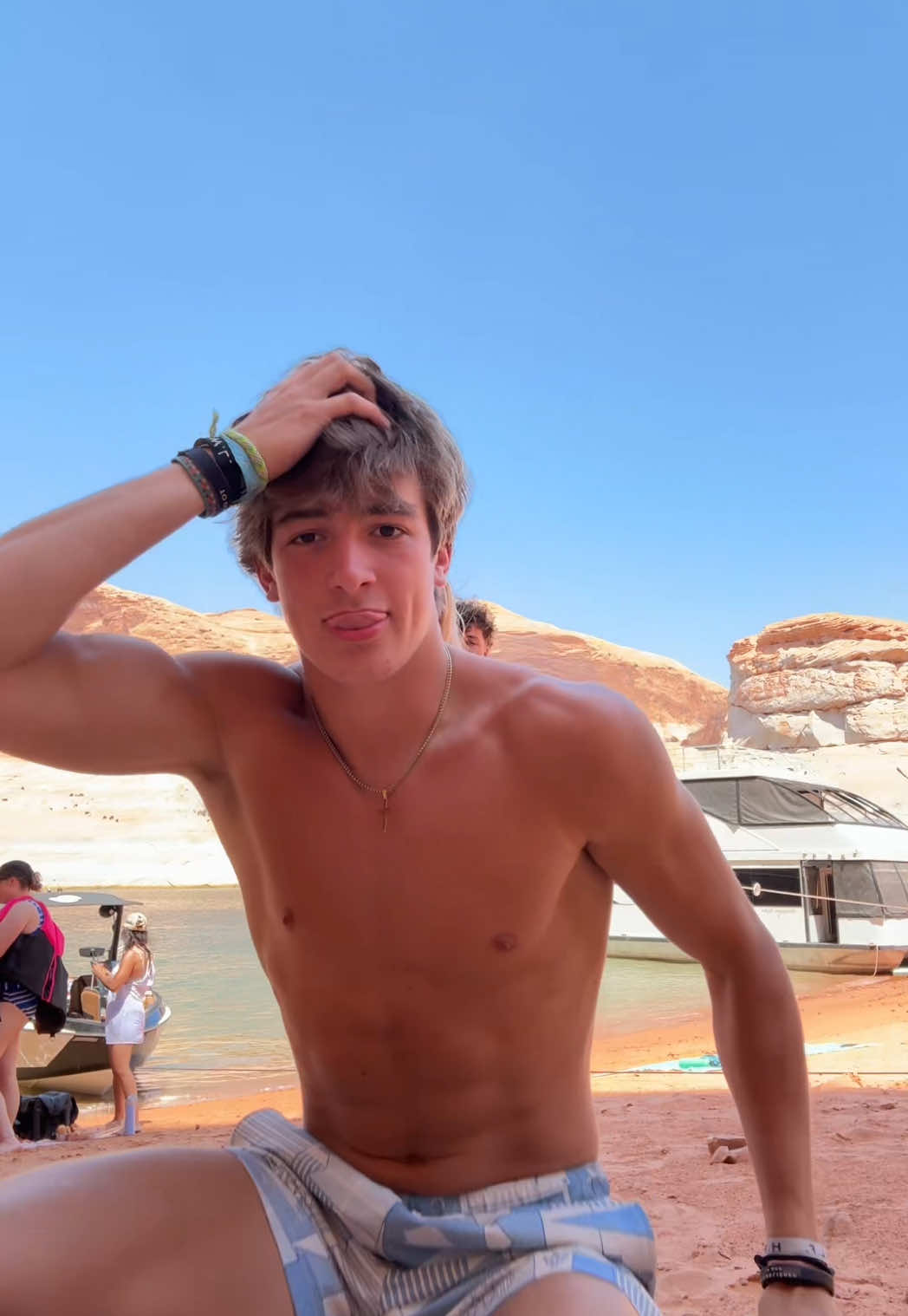 Wait till the end 😭 @jaxson:) @oak 💋💗 #dance #lake #lakepowell #trend #friends #Summer #fyp #viral 