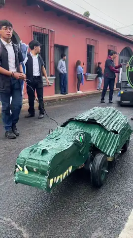 Desfile Patronal de Coban 🎉🎡💚 (parte 1) #preuniversitario #coban #feria #desfile #primaria #electronica #🎡 