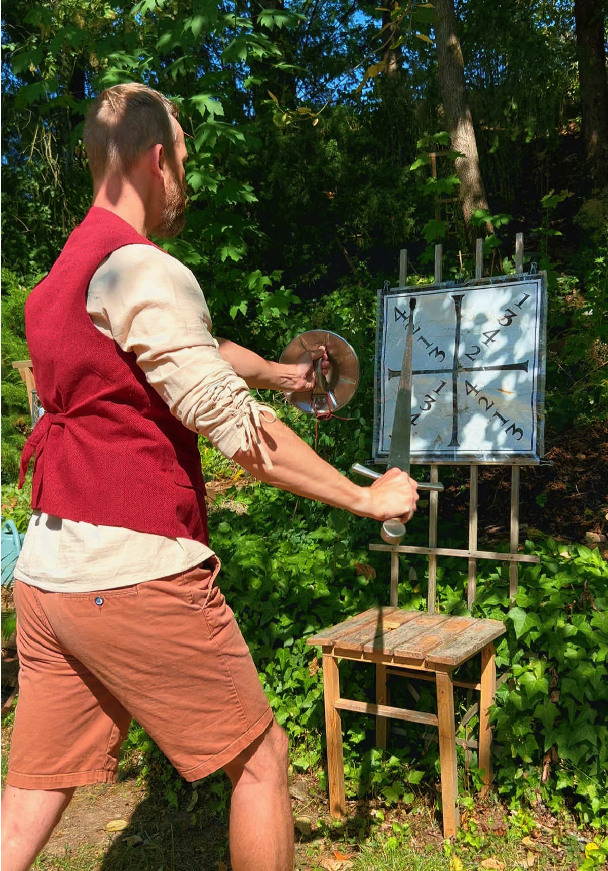 A hobbit Meyer Square  . Cutting some patterns with the @kriegerarmory Club Series Arming sword available at @KultofAthena  . See link in bio . #hema #arma #longsword #reenactment #kcd #sword #hemafencing #swords #chivalry #lordoftherings #sparring #martialarts #historicaleuropeanmartialarts #europeanmartialarts #martial #lotr #swordandbuckler #westernmartialarts #training #Fitness #medieval #hobbit #medievalcombat #eskrima #swordart #historicalfencing #fencing #swordplay #medievaltiktok 