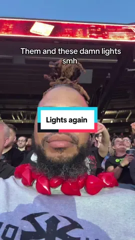 Damn lights come one man 🤣😩😩😩 #WWE #SummerSlam #lights 