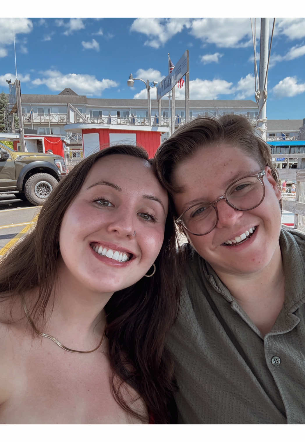 Hehe I love my nonbinary girlfriend #wlw #lgbtq 