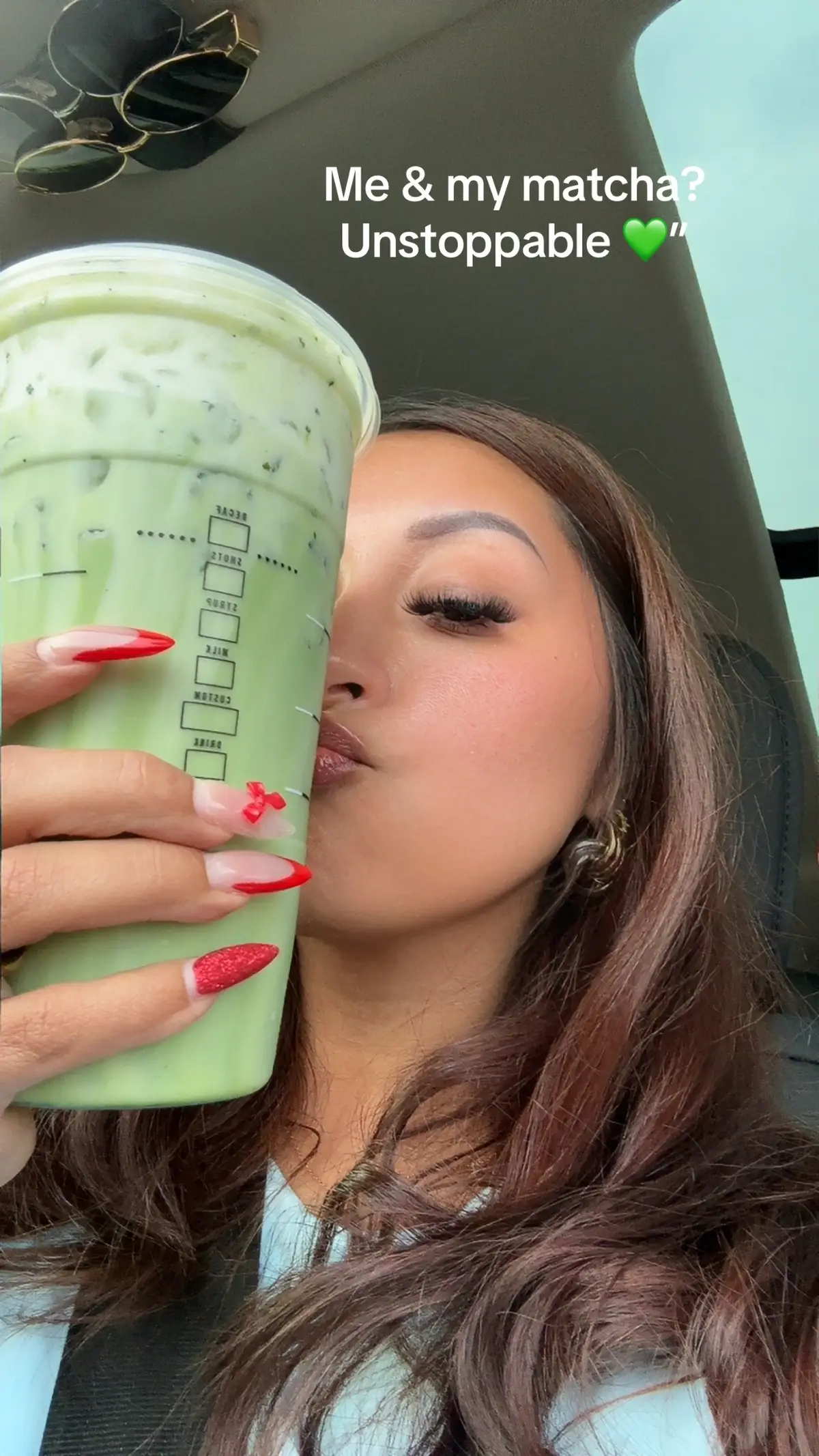 Just me and my matcha, minding our business and looking cute 😌🍵 #CleanGirlEra #MatchaLover #MainCharacterEnergy #MatchaVibes #CleanGirlAesthetic #LatinaCreator #MainCharacterEnergy #TikTokPhoto #SoftBaddie #FYP 