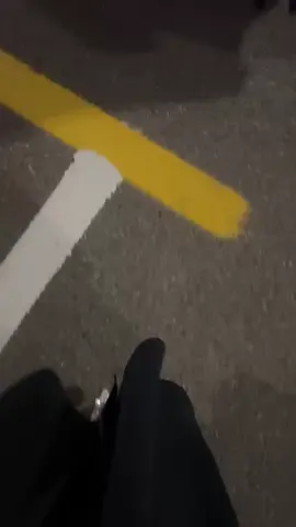 من عزنيي يسّكن داخل فؤادي 🌷.