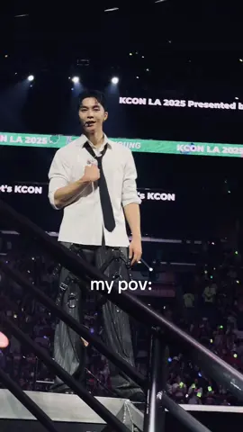 johnny is actually the sweetest 😩❤️ fanservice king (shoutout to my sister @Sam for being the mvp and capturing the moment) if you have videos from this moment pls send em to me 🙏 edit: @baiino actually sent me their super HD video of this moment TYSM 😭❤️ #kcon #kconla #kcon2025 #kcon_la #johnny #johnnysuh #nct #nct127 #johnnynct #nctjohnny ##서영호 #쟈니 