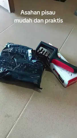 Asahan pisau yg mudah banget digunakan... #asahanpisau#murah#mudahdigunakan#fyp 
