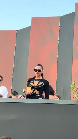 Dua lipa🫶🏻🫶🏻🫶🏻 #sunnyhill #sunnyhillfestival #sunnyhillfestival2025 #radicaloptimism 