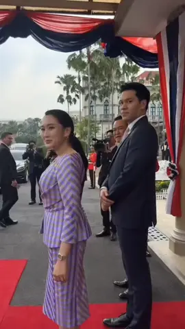 Ông Pitaka Suksawat ( Por ) điểm tựa tinh thần vững chắc của bà Paetongtarn Shinawatra ( Ing Shinawatra ) @ingshin21 ❤️ 🇻🇳🫶🏻🇹🇭  #thutuongthailan #Paetongtarnshinawatra #paetongtarnshinawatra #shinawatra #primerthailan #thailand🇹🇭 #ingshin21 #thailand #นายกรัฐมนตรี #แพทองธารชินวัตร
