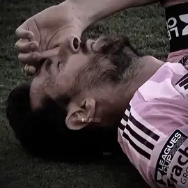 Cual racha bro no ves que Messi se lesionó😕💔 #Messi #intermaimi #lesión #racha #triste 