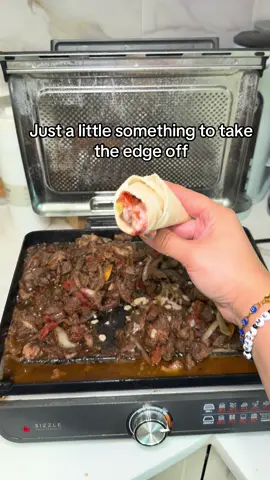 Where my shawarma lovers?😍#shawarma #shawarmatok #lebanesefood #fyp #shawarmalovers 