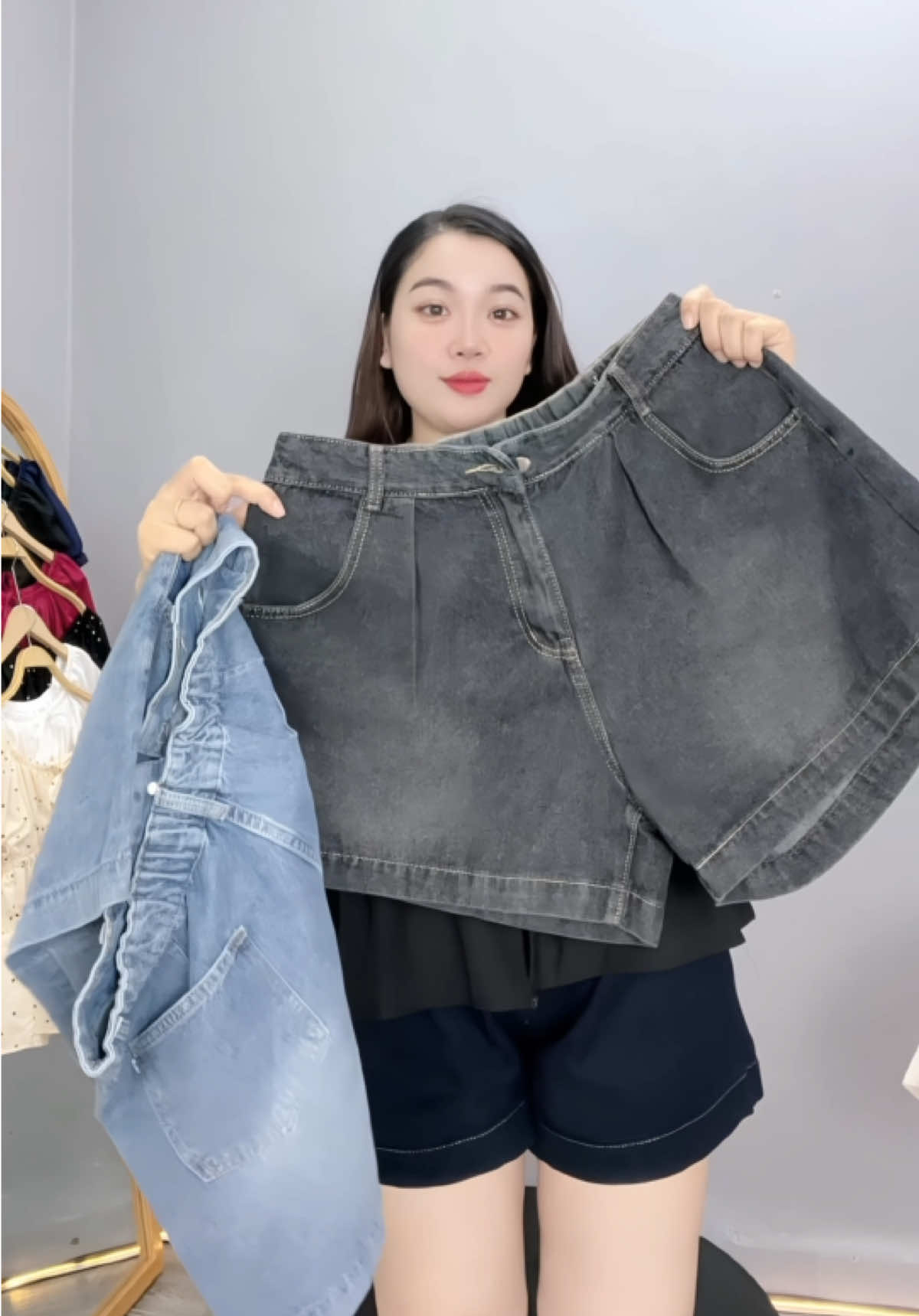 Quần sot jean bigsize xinh xắn cho nữ , quần đùi jean bigsize che khuyết điểm , quần xinh cho nữ #ươc_duoc_len_xu_huong #thoitrangbigsize #conhobigsize #quanjean #aokieu 