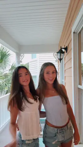 Beachhhhh