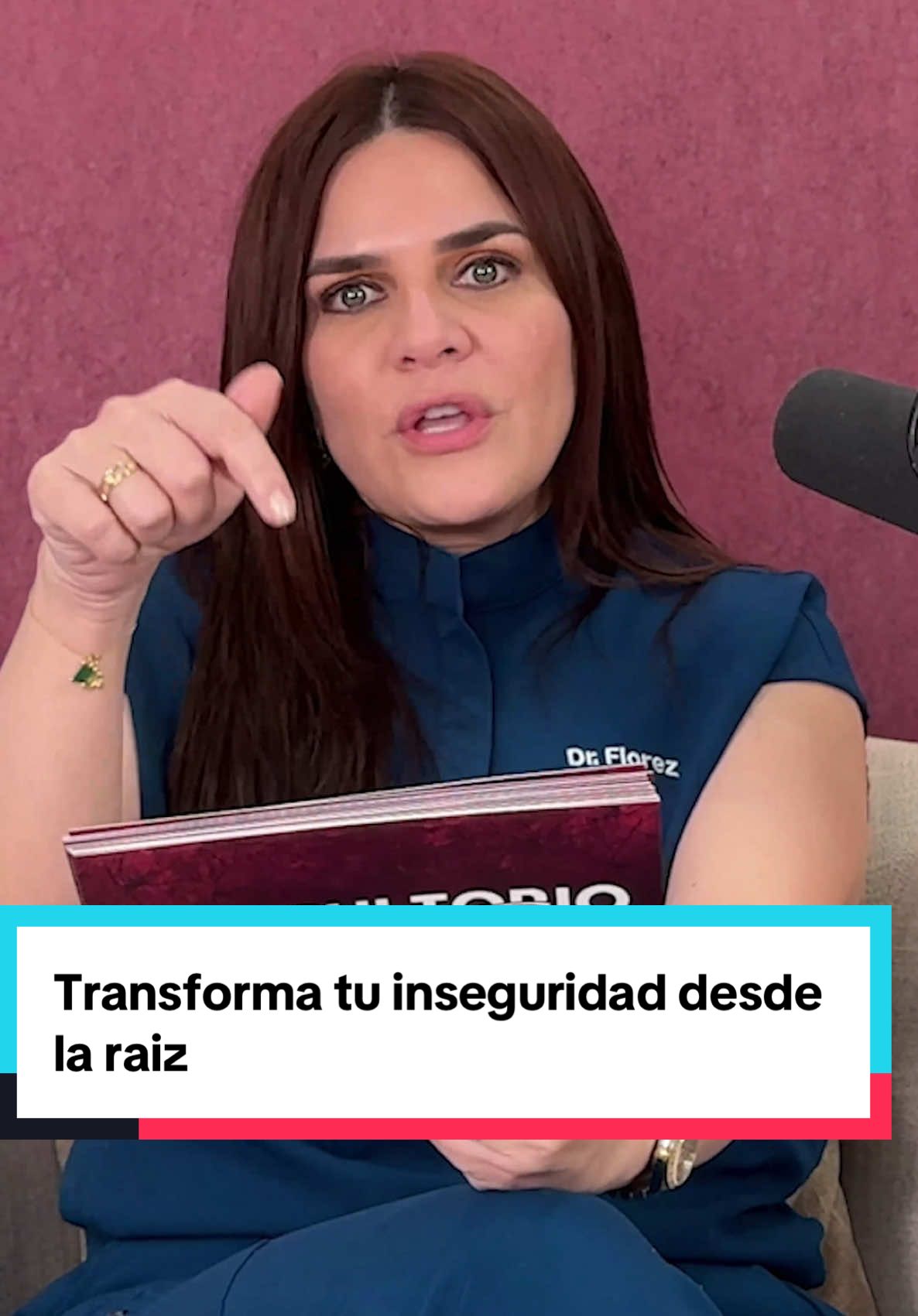 Episodio completo en el link de mi perfil. Si te cuesta confiar en ti, este episodio te va a tocar. Vas a descubrir: • Cómo se manifiesta la inseguridad • Qué hacer cuando tu mente te sabotea • Por qué tu valor no depende de nadie más No esperes a sentirte fuerte para empezar. Empieza y te harás fuerte en el camino. Te leo abajo. #amorpropio #autoestima #psychology #relaciones #psicologia 