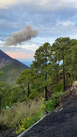 #rainseason #volcanacatenango #amanecer #guatemala #paisajes 