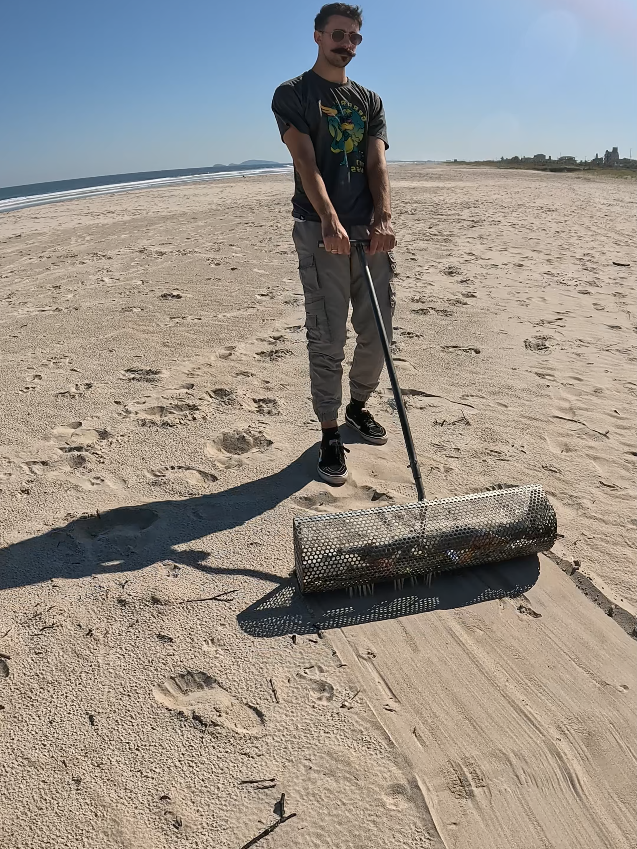 The bizarre things I found on the beach #rairumkich #foundtreasure #humor #beach