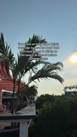 Boat Yard restaurant, Long Island, at sunset is a vibe 🤌🏽 #restaurant #longisland #longislandeats #Foodie #longislandfoodie #longislandfood #tobay #sunsetlover 