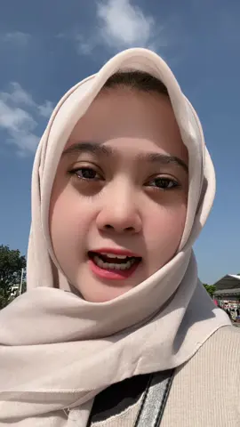 Tak taoh wes,seng jarene kate olahraga malah war jajan😆 lumayan ambe delok tv rek🙏  #jember24jam #jembernusantra #jemberkueren 