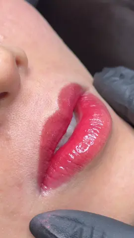 Chiếc môi căng mọng 😘. Chị em nào mê đôi môi căng mọng Hồng hào thì ib em Nga liền nha #xuhuong #khuthammoidepsaigon #phunmoidepdian #khuthammoidep 