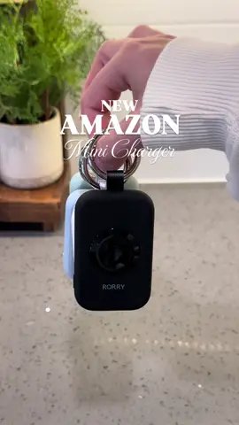 Love how this is the perfect size to fit in my small bags 💗 #rorry #rorrycharger #portablecharger #portablechargers #rorrycharger #amazonfinds 