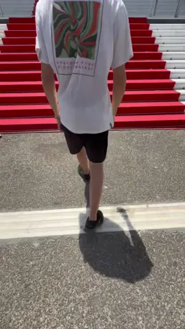 La  fameuse montée des marches à Cannes , les stars du jours moi et mon fils #cannesfilmfestival #cannes2025 #monterdesmarches @Enzo.photo 