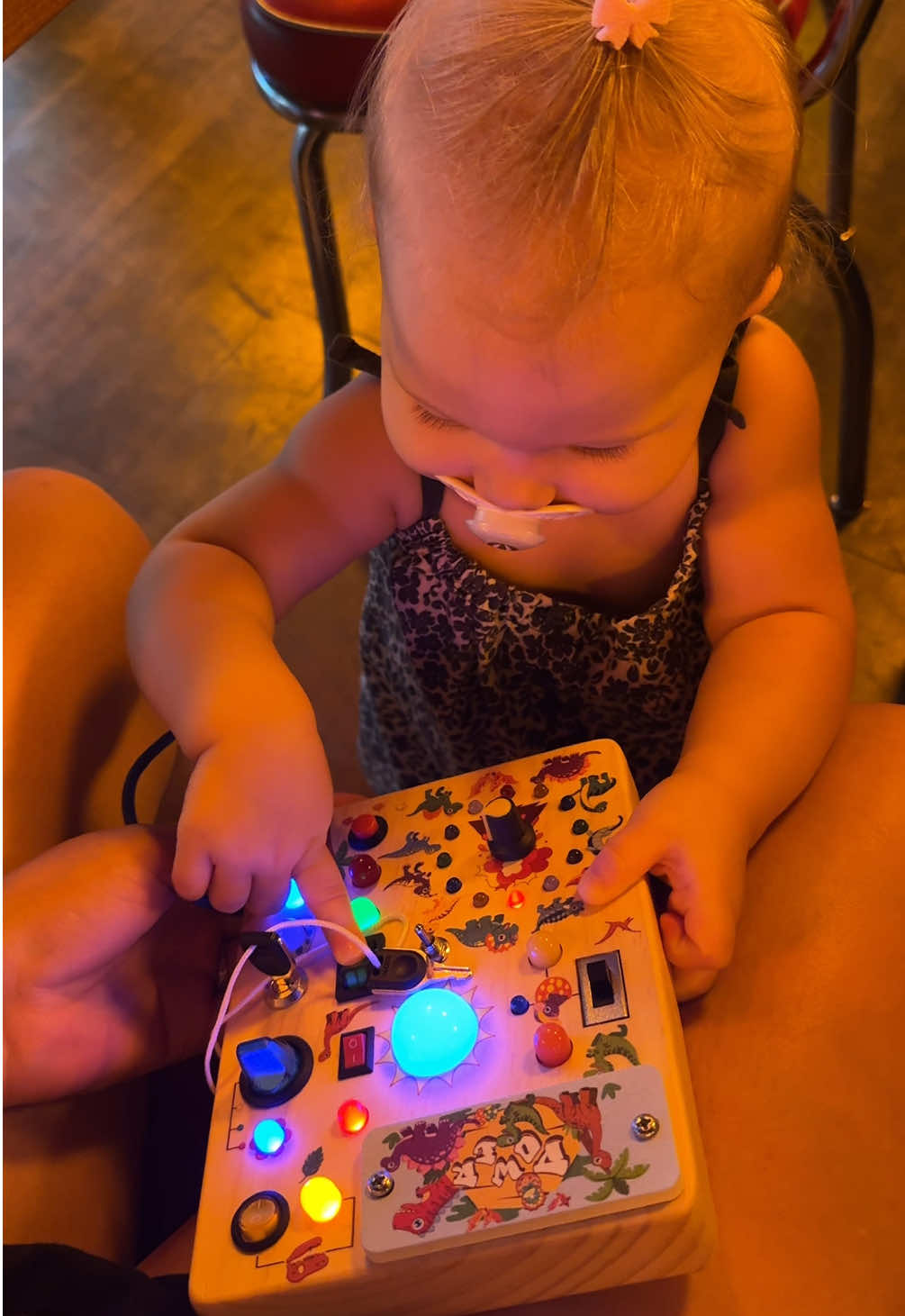 We LOVE this Montessori busy board for toddlers! 🥹 we bring it everywhere with us #toddler #toddlertoys #montessori #tiktokbacktoschool 