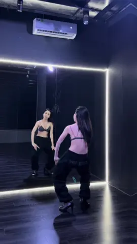 Học nâng cao thì k thể nào thiếu lau sàn ạ =)))) #dancebar #daynhay #viral #xuhuong #fyp 