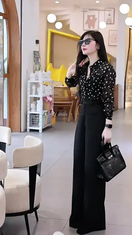 Áo sơ mi tơ sọc nhũ dài tay nũ hoạ tiết dao nhỏ #aosomi #somihoatiet #sominudaitay #thoitrangnu #xuhuong 