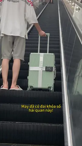 Mất hành lý trong du lịch đã trở thành thói quen? Dây buộc với thẻ thông tin khiến nó 