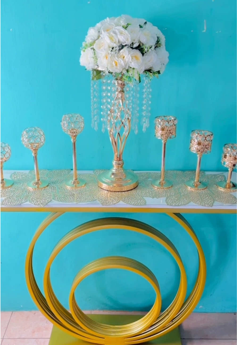 Mewah😍🥰🫶💛 #mejakonsul #mejakonsulminimalis #mejakonsulmewah  #raksangkar #raksangkarburung #vasbunga #vasbungaaesthetic #tempatlilin #raksangkarsudut #peralatanrumahtangga #alatrumah #hiasanrumah #hiasanrunagtamu #fashion #OOTD #ootdfashion #ootdhijabstyle #ootdinspo #ootdinspiration #fyp #fypage #fyppppppppppppppppppppppp #fypシ゚ #fyppp #fypシ゚viral🖤tiktok 