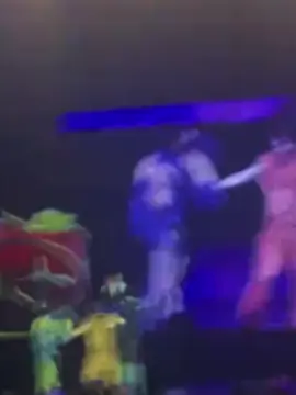 Malachi, Mk, and Joshua falling on stage  [ #cttoofvideo ] #malachibarton #mekonnenknife #joshuacolley #dzworldscollidetour @Malachi Barton @Mk🇪🇹 @Joshua Colley 