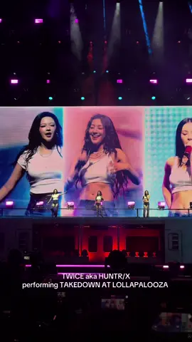 Twice sealing the hoonmoon at Lollapalooza performing TAKEDOWN @TWICE #twice #lollapalooza #twicepalooza #takedown #huntrix #kpopdemonhunters #foryou 