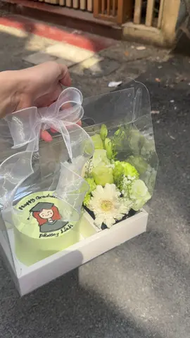 #xuhuong bánh sinh nhật bánh và hoa xinh iu 🎂🎂#banhsinhnhat #banhsinhnhatcaugiay #xuhuongtiktok #caugiayhanoi #bánhinhnhat #caugiay #baấnhinhnhathanoi #banhkem🎂 