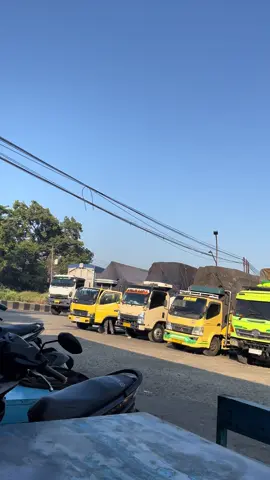 Wayae ngopi nyeni cak ji🤣#sindenrawit #sambayu #paketbalap😊😊🤙🤙😎😎 #cnjjayatransbanyuwangi #reastareapenundan #stfcalasrobanofficial #herextiktok 