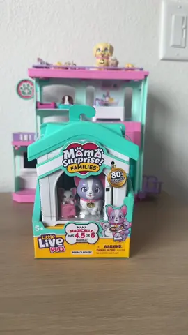 The cutest surprise ever 🐶🐾✨ my daughter can’t get enough of #mamasurprisefamilies! Which puppy family would you love to collect? 😍 @MooseToys  #BringJoyHome #LittleLivePets #gifted #toys #asmr #unboxing #blindbox #cute #kidstoys 