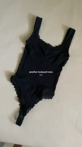 love that it’s lace and seamless #hottiediaryph #bodysuit #bodysuitstyle #womenessentials #foru 