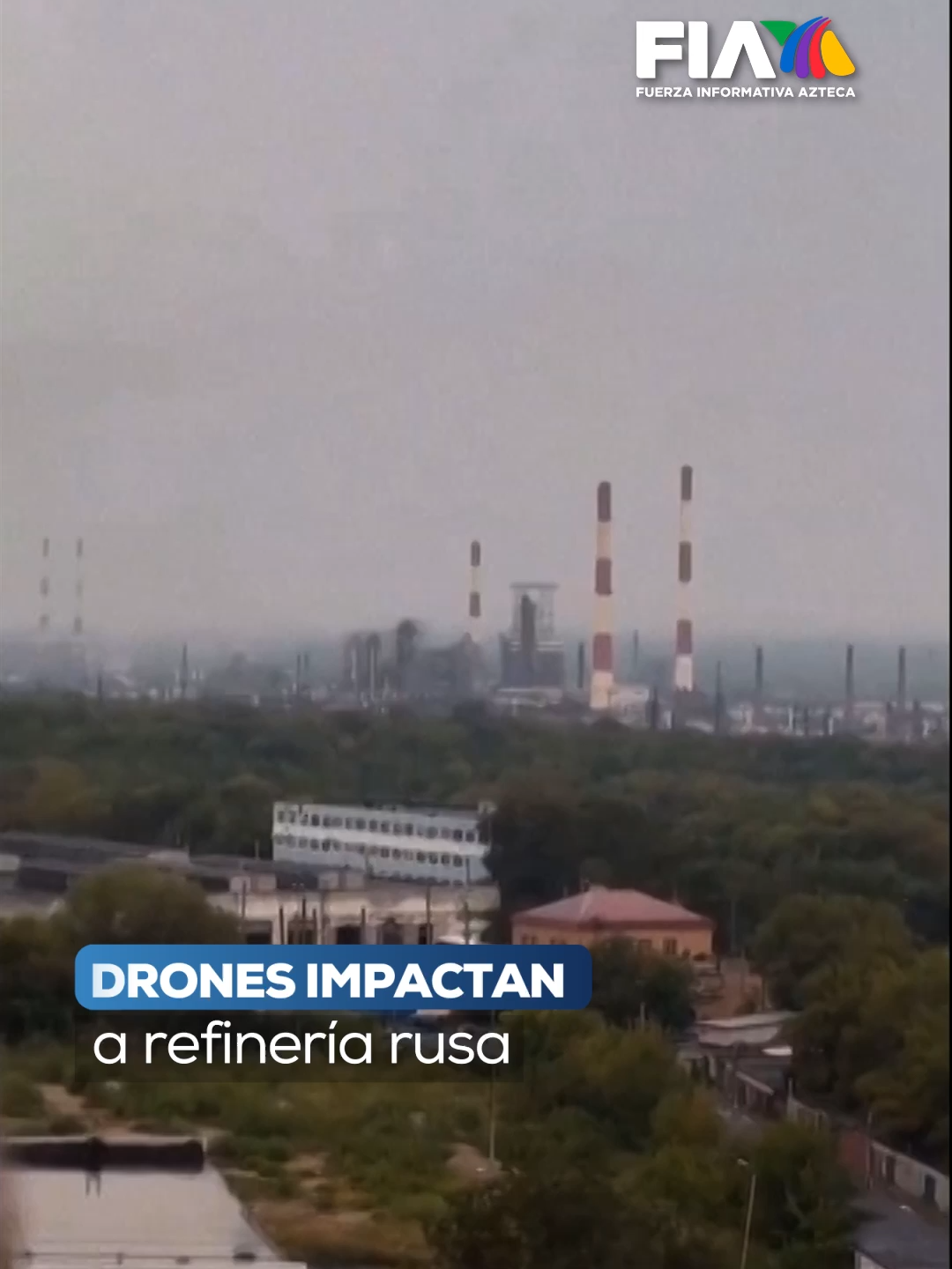 Ucrania confirmó ataque a una refinería en #Rusia Un grupo de drones provocó una fuerte explosión en las instalaciones ubicadas en la región de Samara, mismas que terminaron por envolverse en fuego. Este sitio era de 