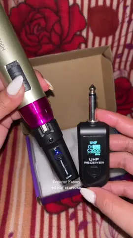 Good news mga madam, boss ko dyan meron narin po tayong isahan ng transmitter O ano pang inaantay nasa yellow basket kulang yan thank you 😊  #transmitter #mic #wireless 