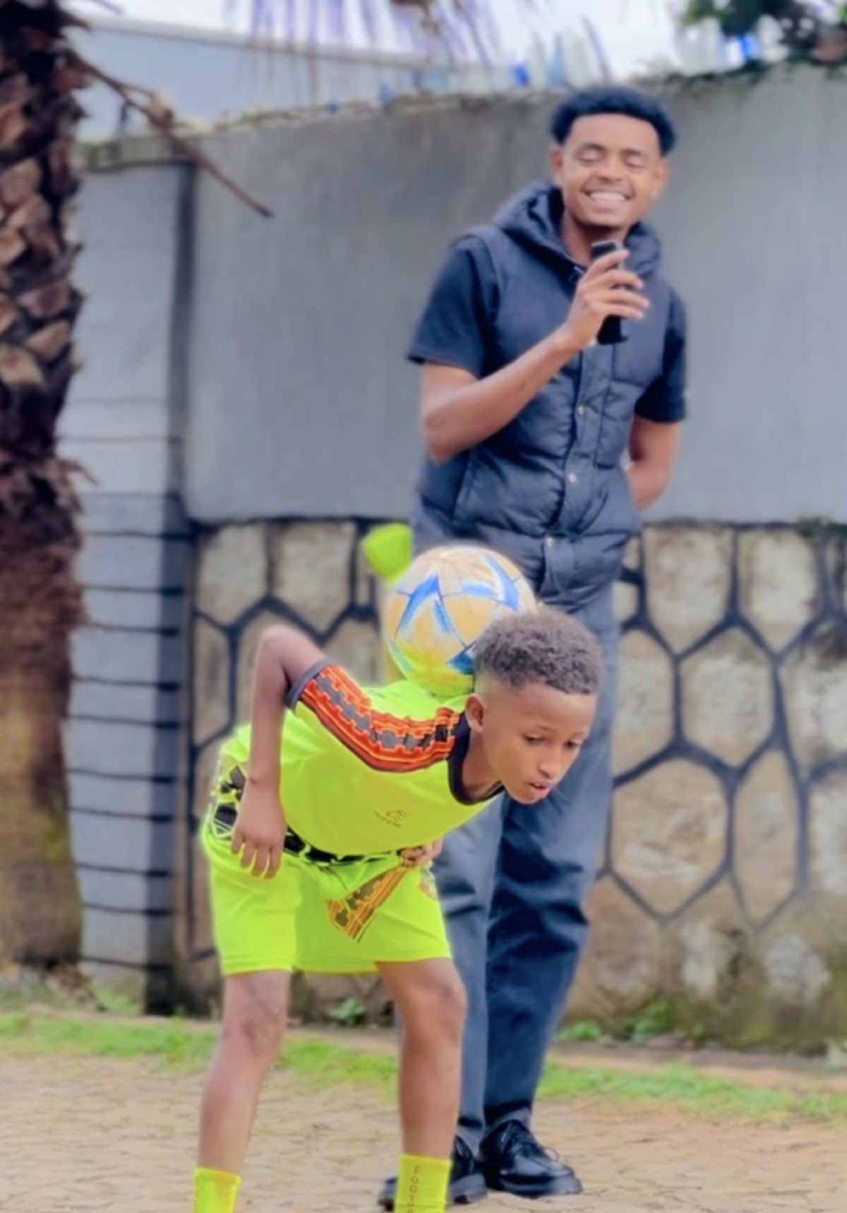 ማን ነው ይሄን ልጅ ሚያግዘው?? 🤌🥰🥰 #የእናንተገፅ @helu363 #neymar #football #ethiopian_tik_tok🇪🇹🇪🇹🇪🇹🇪🇹 