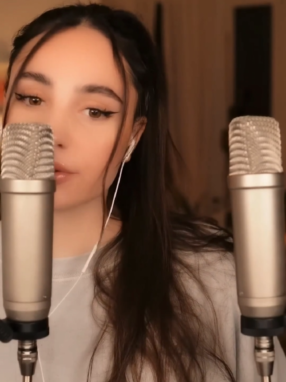 Sonidos adictivos de 👅, asmr mouth sounds... #asmr #asmrmouthsounds 